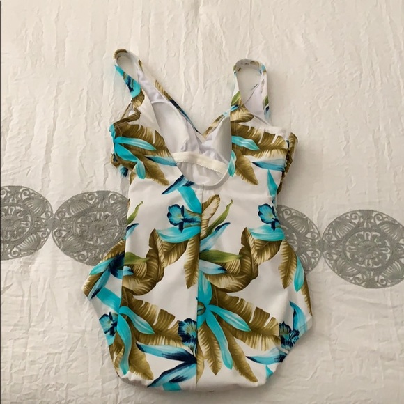 Small One Piece bathing suit - Picture 2 of 3